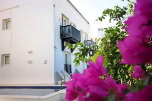 Emelce Apart, Bodrum