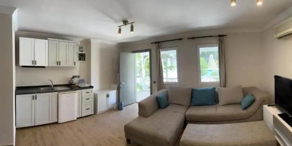 Moonshine & Suites - 120