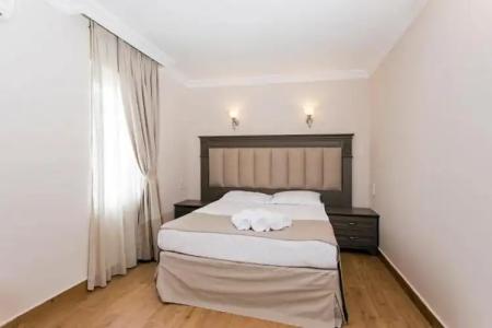 Moonshine & Suites - 106