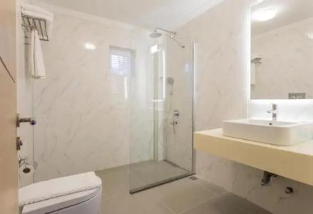 Moonshine & Suites - 96