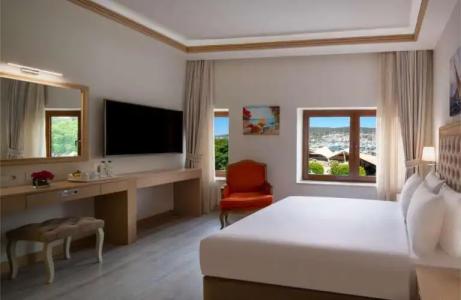 DoubleTree by Hilton Bodrum Marina Vista - 47