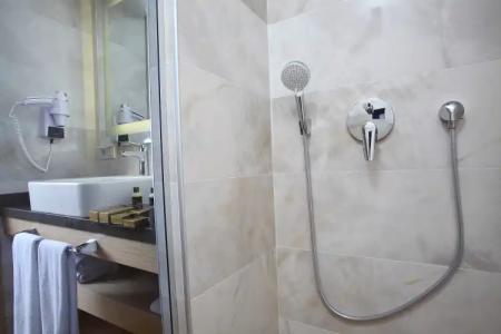 DoubleTree by Hilton Bodrum Marina Vista - 8