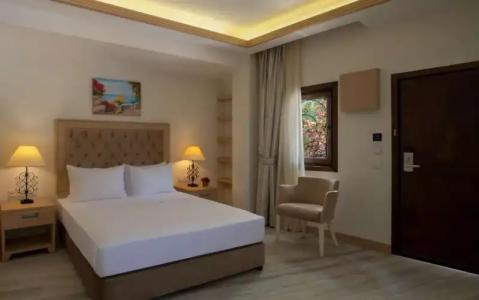 DoubleTree by Hilton Bodrum Marina Vista - 35