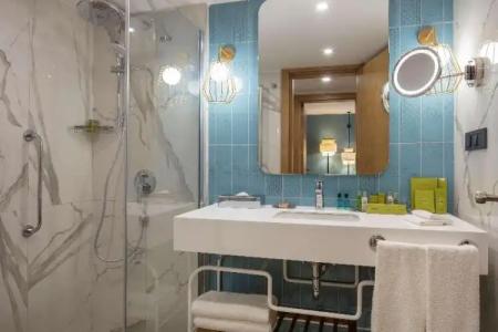 DoubleTree by Hilton Bodrum Marina Vista - 52