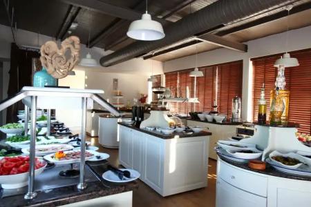 DoubleTree by Hilton Bodrum Marina Vista - 14