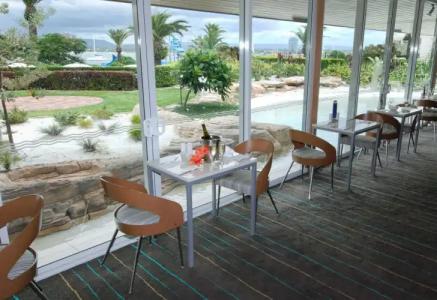 Sea World Resort - 13