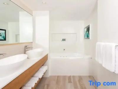 Sea World Resort - 99