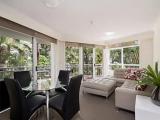 3 Bedrooms Apartment with garden view