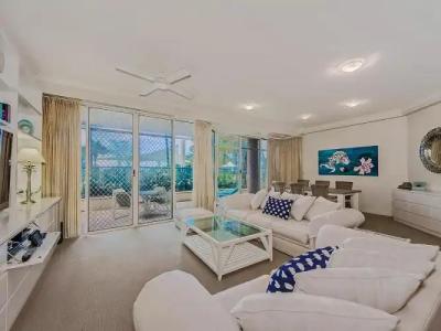Oceana On Broadbeach - 32