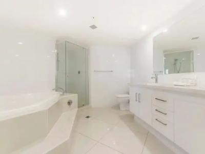 Oceana On Broadbeach - 34