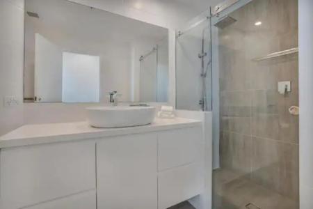 Oceana On Broadbeach - 64