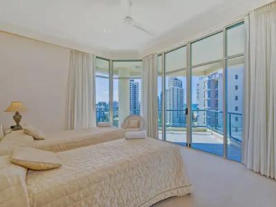 Oceana On Broadbeach - 33