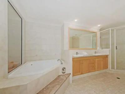 Oceana On Broadbeach - 10