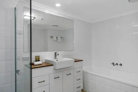 Oscar On Main Beach Resort - 121