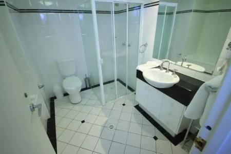 Oscar On Main Beach Resort - 37