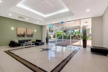 Oscar On Main Beach Resort - 24