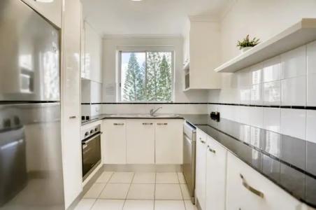 Oscar On Main Beach Resort - 45