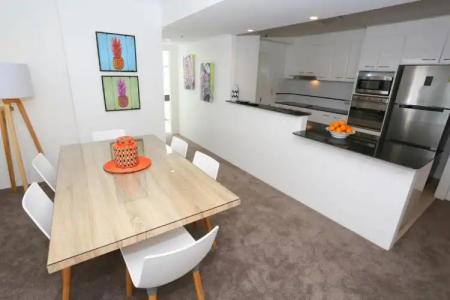 Oscar On Main Beach Resort - 178