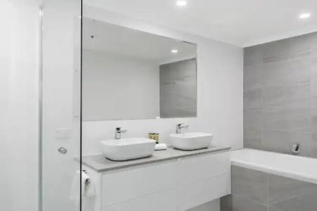 Oscar On Main Beach Resort - 211