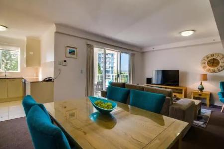 Oscar On Main Beach Resort - 143