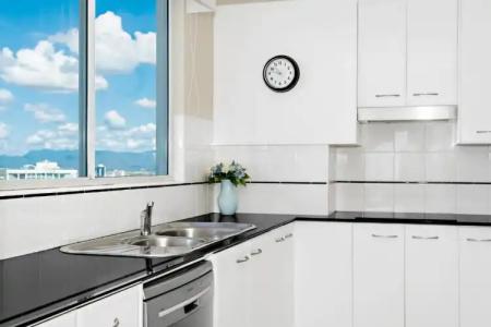 Oscar On Main Beach Resort - 233