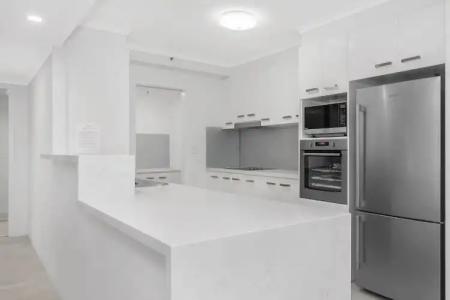 Oscar On Main Beach Resort - 81