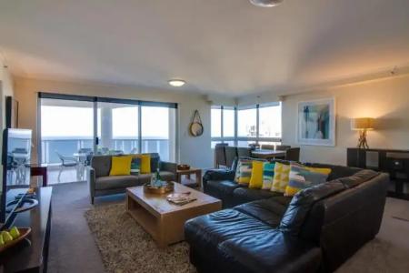 Oscar On Main Beach Resort - 244