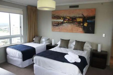 Oscar On Main Beach Resort - 3