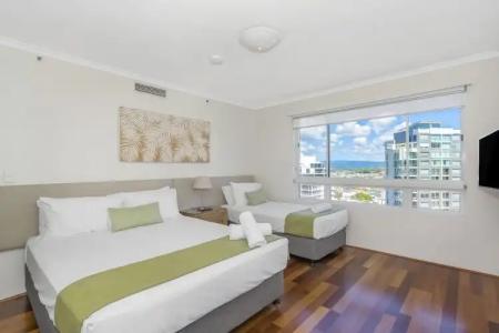 Oscar On Main Beach Resort - 88