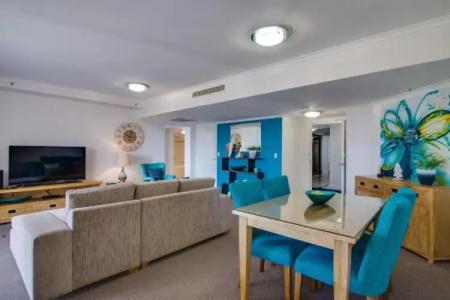 Oscar On Main Beach Resort - 140