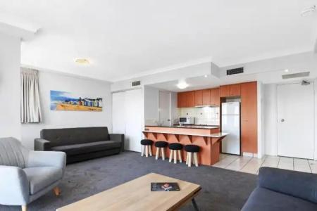 Palazzo Colonnades - 147