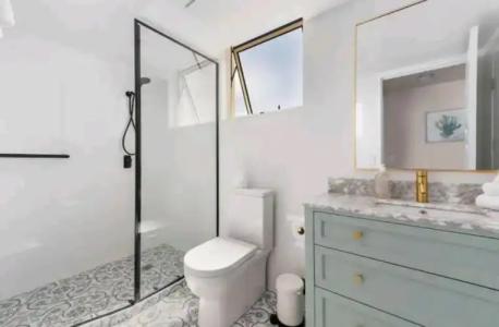 Palazzo Colonnades - 185