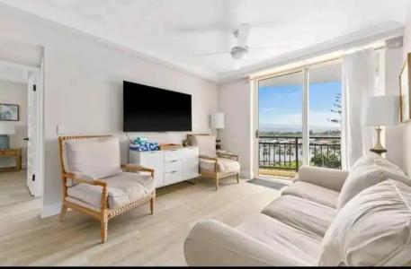 Palazzo Colonnades - 184