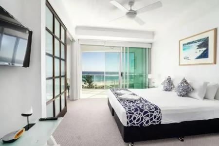 Reflection on the Sea - 101