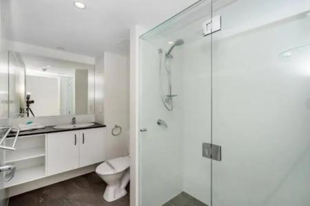 Burleigh Beach Tower - 94