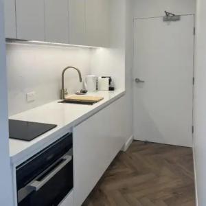 Burleigh Beach Tower - 199