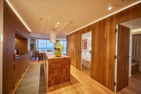 Burleigh Beach Tower - 180