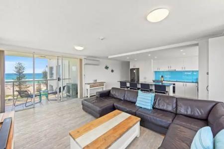 Burleigh Beach Tower - 131