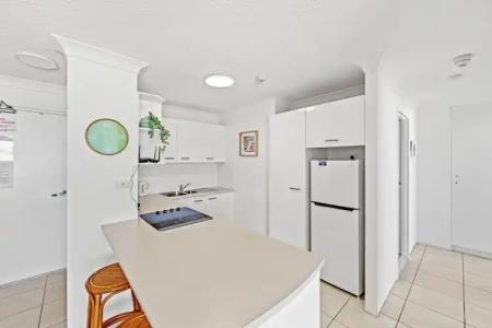 Burleigh Beach Tower - 129