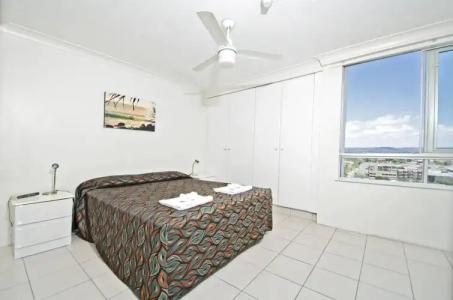 Burleigh Beach Tower - 6