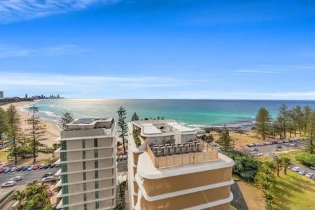 Burleigh Beach Tower - 82