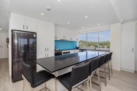 Burleigh Beach Tower - 97