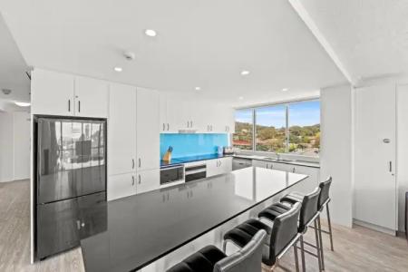 Burleigh Beach Tower - 126