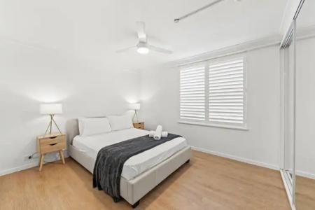 Burleigh Beach Tower - 36