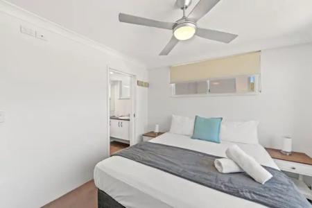 Burleigh Beach Tower - 120