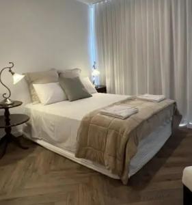 Burleigh Beach Tower - 200