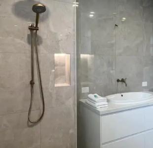 Burleigh Beach Tower - 198