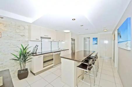 Burleigh Beach Tower - 18