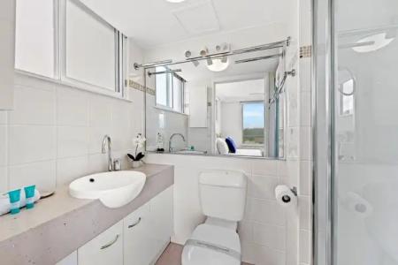 Burleigh Beach Tower - 141