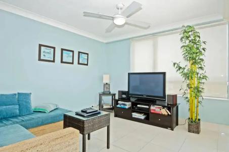 Burleigh Beach Tower - 5